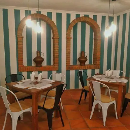 ゲストハウス Altamira グアダルペ