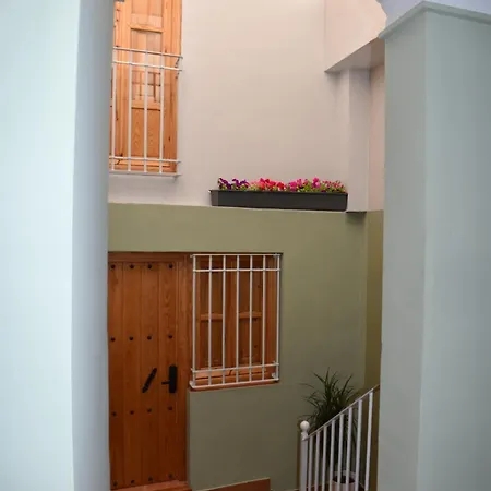 ゲストハウス Altamira *